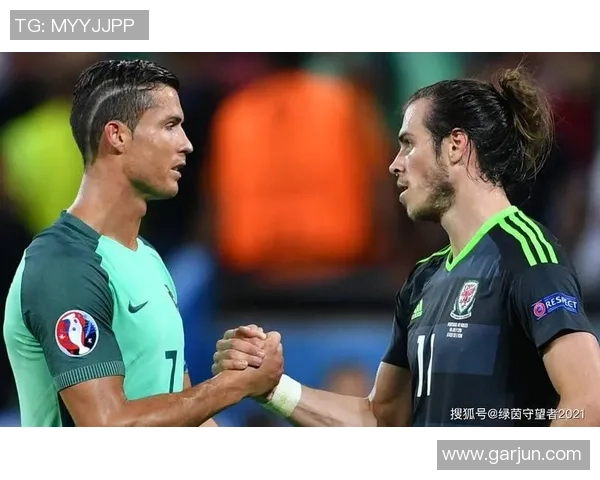 追光少年再启征程足球54号球星燃爆绿茵新传奇